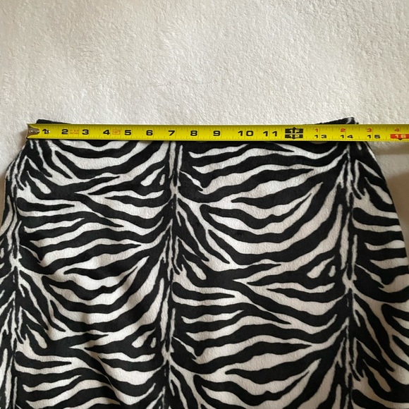 NWOT Aria Skirt - Picture 7 of 9